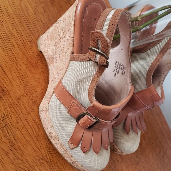 Frye - Picture 3 of 4